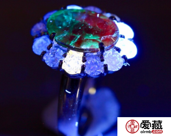 祖母绿紫外线下荧光 祖母绿荧光好不好