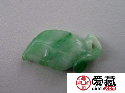 白底青翡翠的大致价格 大概多少钱