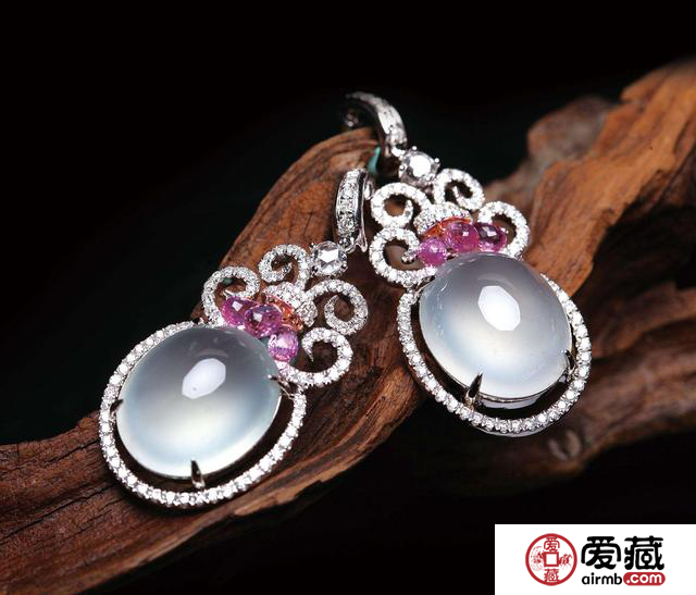 網(wǎng)上購買翡翠耳墜要注意哪些事項(xiàng)