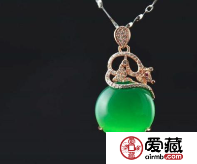 翡翠挂件凹槽脏了怎么办
