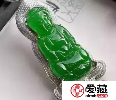 翡翠观音总是赤着脚 你知道原因是什么吗