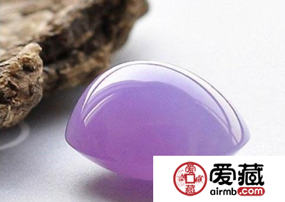 翡翠颜色深好还是不好 翡翠颜色越深越好吗