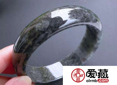 乌鸡种翡翠手镯市场价及市场前景分析