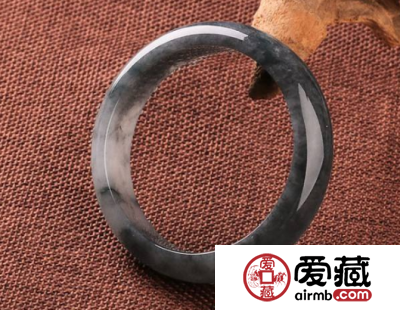乌鸡种翡翠手镯市场价及市场前景分析