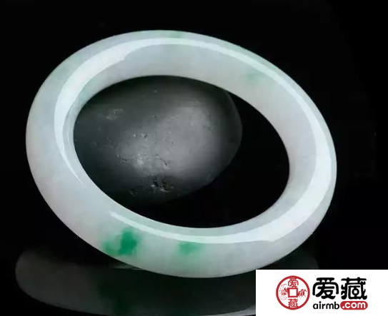 糯种翡翠手镯多少钱 糯种翡翠手镯价格2019年
