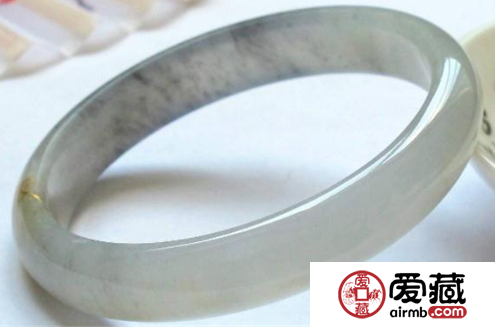 芙蓉種翡翠手鐲的價(jià)格一般是多少錢