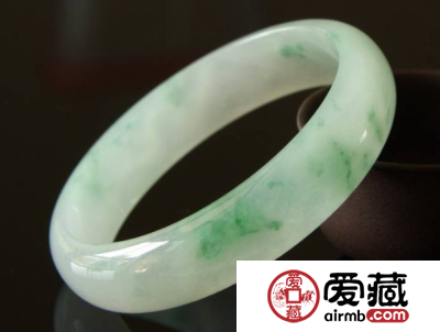 如何区分玉髓和翡翠 玉髓和翡翠的区别图片