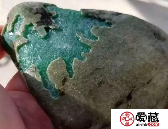 怎樣樣的翡翠賭石才具有升值潛力 翡翠賭石價(jià)值分析