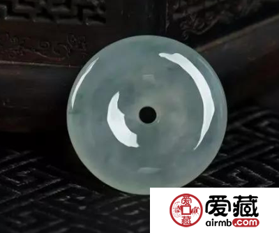 翡翠收藏 是选雕花的好还是素面的好呢
