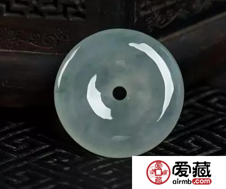翡翠收藏 是选雕花的好还是素面的好呢