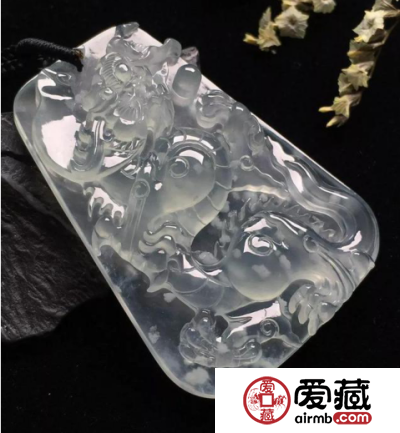 翡翠收藏 是选雕花的好还是素面的好呢