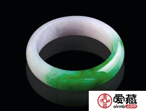 翡翠手镯和银手镯可以一起戴吗