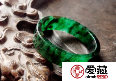 缅甸翡翠玉手镯价格 缅甸翡翠手镯2019行情分析