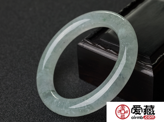 冰种翡翠手镯价位 冰种翡翠手镯价格高