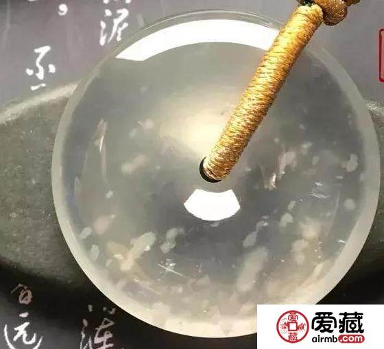 为什么翡翠里有些絮状物 它是怎样产生的