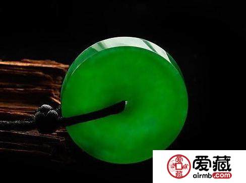 翡翠平安扣由来是什么 翡翠平安扣历史起源