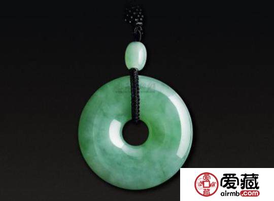 翡翠平安扣由来是什么 翡翠平安扣历史起源