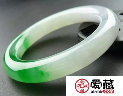 冰糯种翡翠手镯什么价