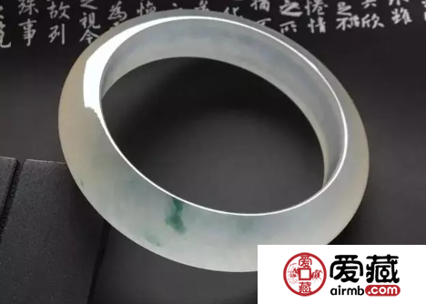 冰糯种翡翠手镯什么价