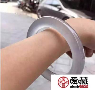 翡翠手镯大了怎么办 有什么好的解决方法吗