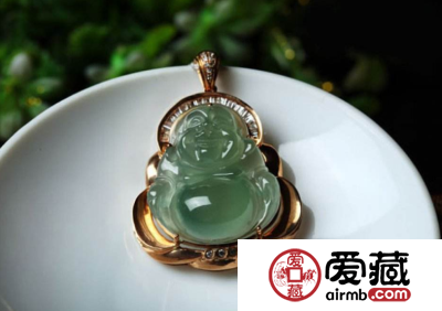 翡翠手镯水头几年养出 怎么看水头