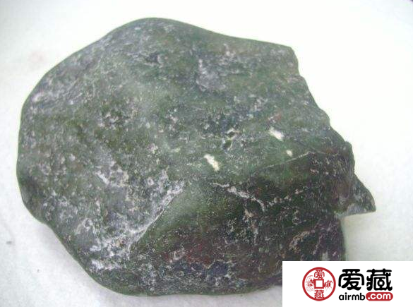 會(huì)卡翡翠原石的特點(diǎn)介紹