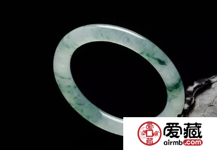 翡翠为什么比和田玉贵 原因是什么