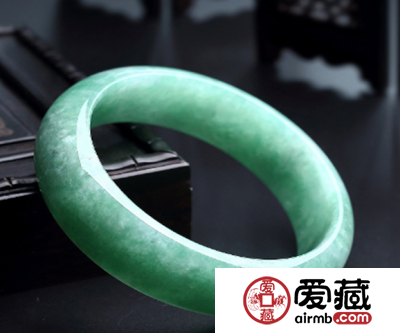 怎么买翡翠手镯尺寸 翡翠手镯尺寸计算