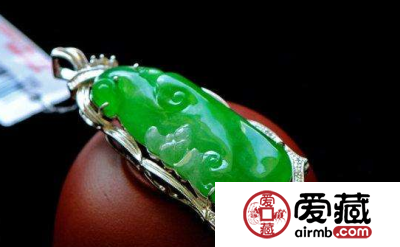 网上哪里买翡翠靠谱 网上买翡翠靠谱吗