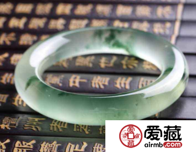 翡翠镯子价格 翡翠镯子多少钱