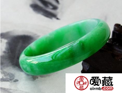 玉镯多少钱 玉镯价格表2019年