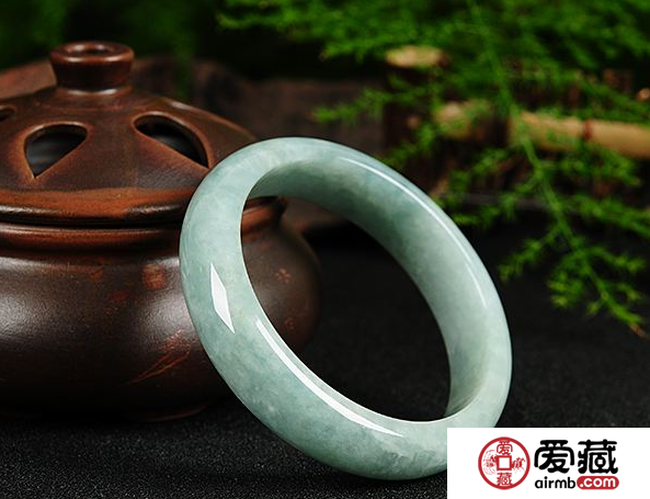 玉鐲多少錢 玉鐲價(jià)格表2019年