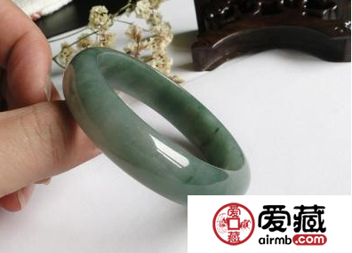 油青翡翠值钱吗 价格一般多少钱