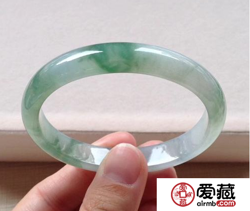 1万左右翡翠手镯好不好 值得买吗