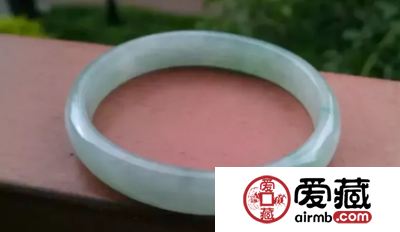翡翠手镯会过敏吗 翡翠手镯会过敏的因素