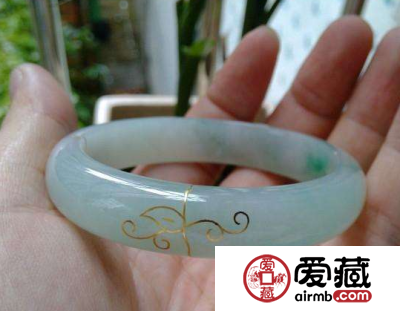 玉镯断了怎么修复 试试这个实用的方法