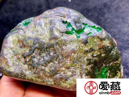 一块翡翠原石多少钱 翡翠原石价格