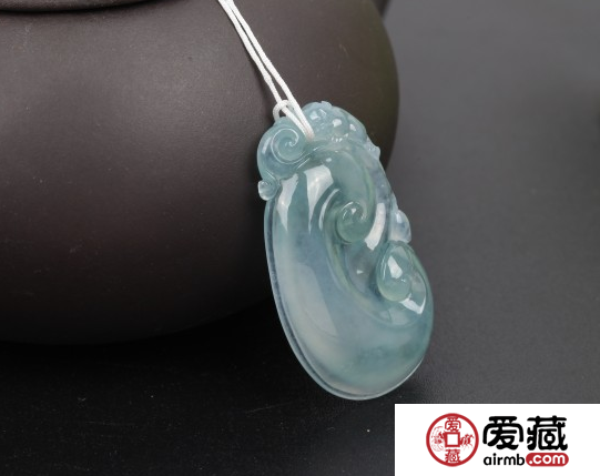 糯种翡翠挂件送人 如何挑选呢