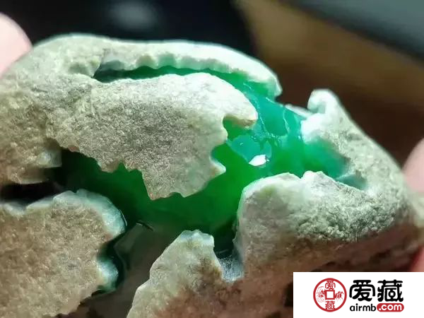 二百斤翡翠原石价格会受哪些因素影响