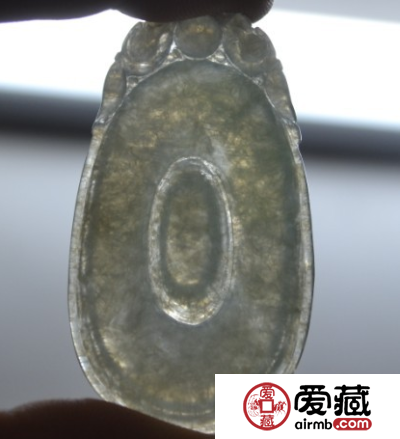 翡翠冰渣子图片 翡翠冰渣会引发什么后果