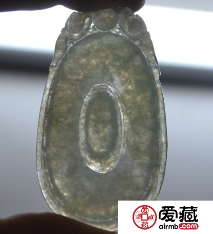 翡翠冰渣子图片 翡翠冰渣会引发什么后果