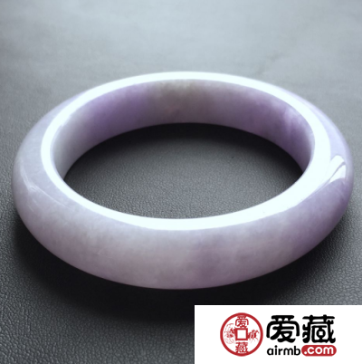 女人适合佩戴佘太翠还是紫罗兰翡翠手镯