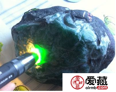 翡翠原石購(gòu)買應(yīng)該要注意哪些問題