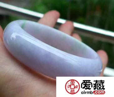 假春带彩翡翠手镯从哪些方面看