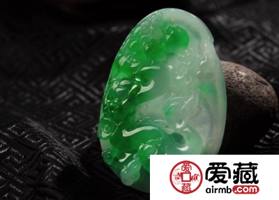翡翠定价 翡翠到底是依据什么来定价