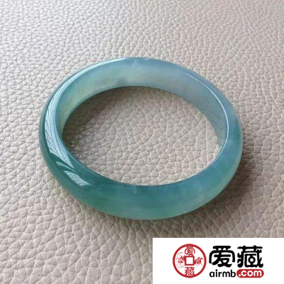女性戴什么样的翡翠 你很有必要知道
