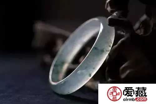 翡翠飘花值钱吗 翡翠飘花价格多少
