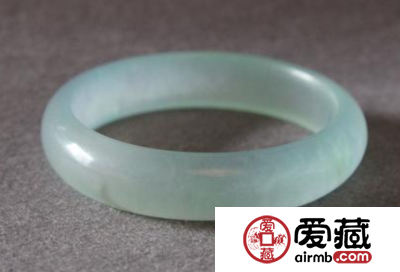 冰种翡翠手镯哪种好 怎么看冰种翡翠手镯好坏