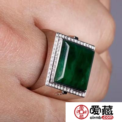 男士翡翠戒指款式 如何给男士挑选翡翠戒指