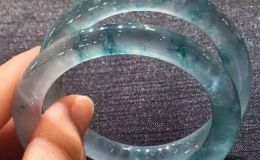 如何鉴定玻璃种翡翠 要看这两点